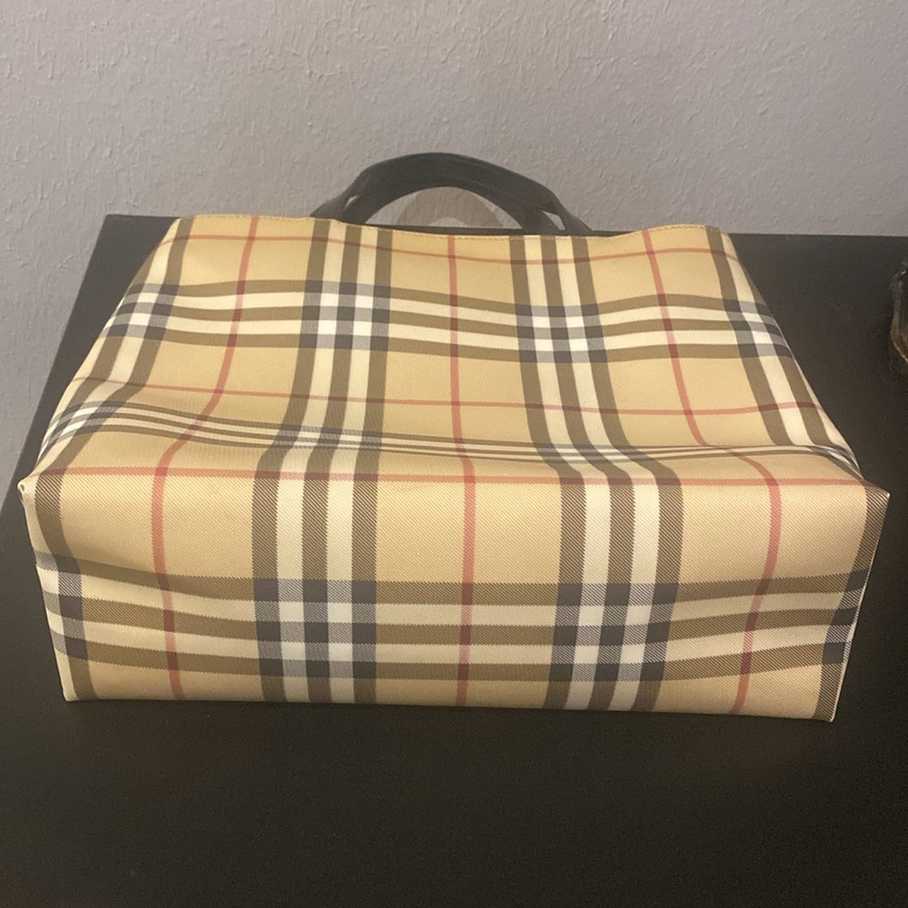 Burberry Nova Check Tote - Picture 2 of 10
